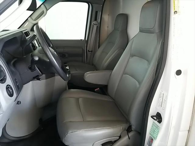 2015 Ford E-450 Cutaway Base