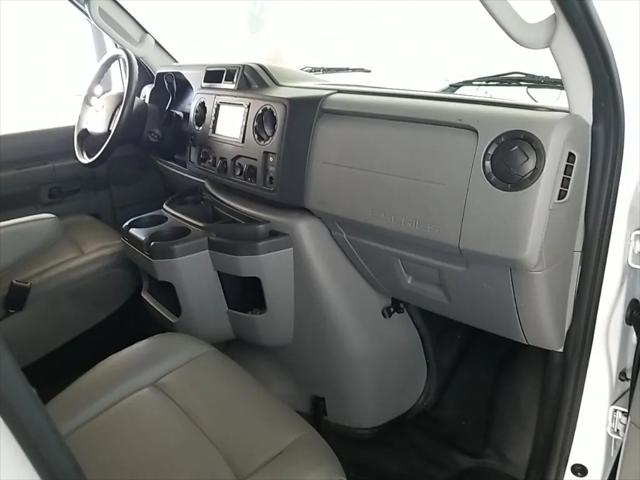 2015 Ford E-450 Cutaway Base