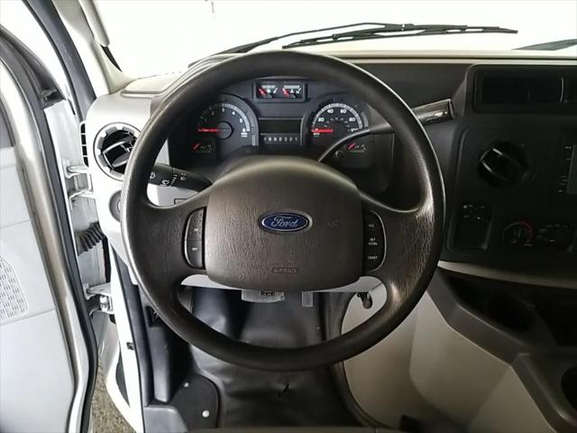 2015 Ford E-450 Cutaway Base
