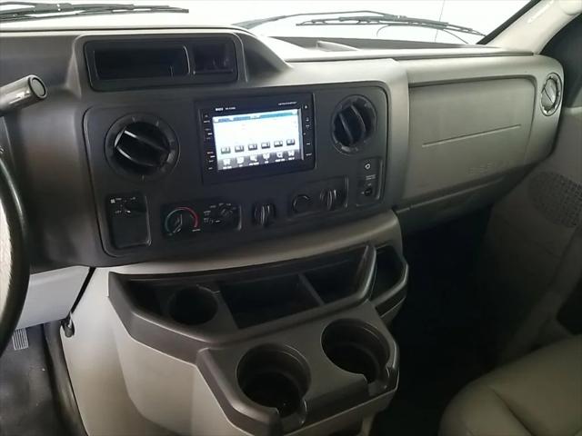 2015 Ford E-450 Cutaway Base