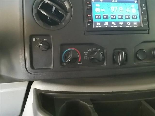 2015 Ford E-450 Cutaway Base