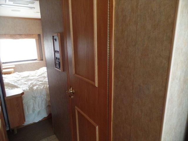 2006 Ford F-53 Super Duty F-550 Motorhome