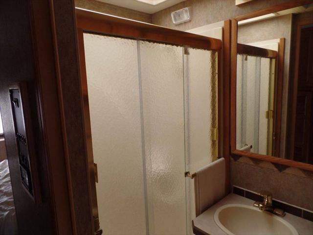 2006 Ford F-53 Super Duty F-550 Motorhome