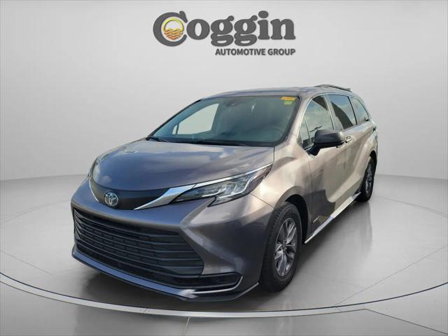 2021 Toyota Sienna LE for sale in Jacksonville, FL