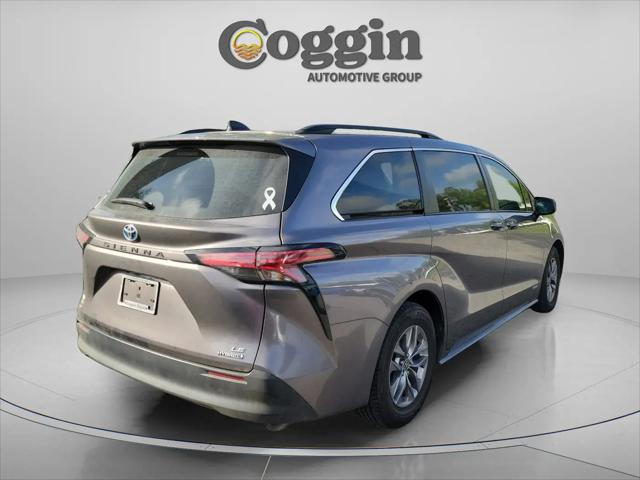 2021 Toyota Sienna LE