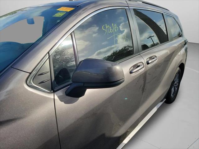 2021 Toyota Sienna LE