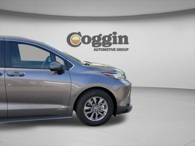 2021 Toyota Sienna LE