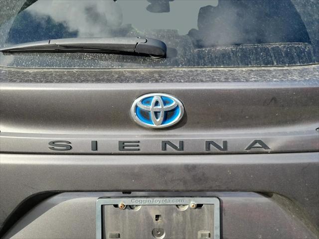 2021 Toyota Sienna LE
