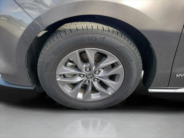 2021 Toyota Sienna LE