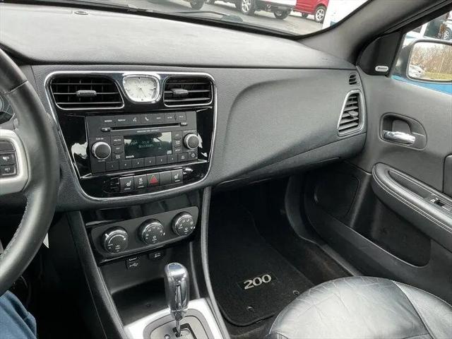 2013 Chrysler 200 Limited