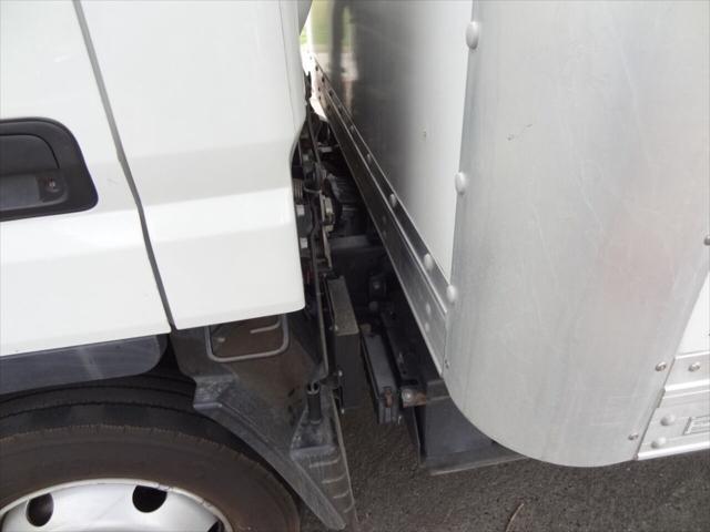 2015 Mitsubishi Fec92s 4X2 2dr Regular Cab 126.0 137.4 in. WB