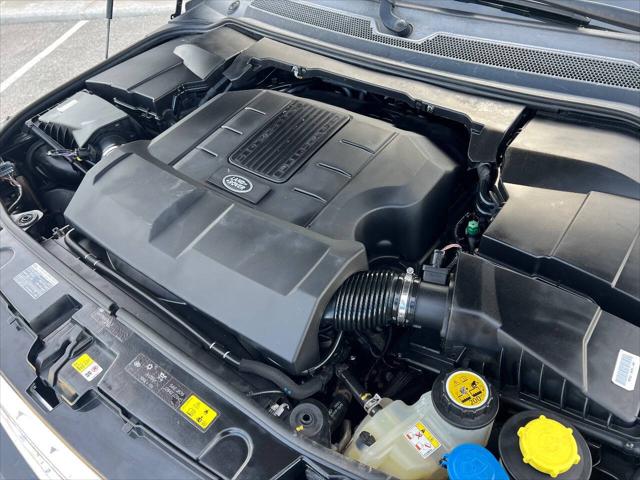 2014 Land Rover LR4 LUX