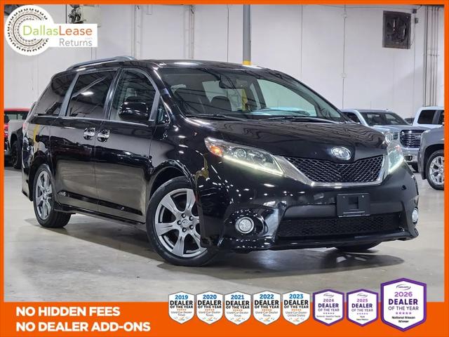 2017 Toyota Sienna SE 8 Passenger for sale in Dallas, TX