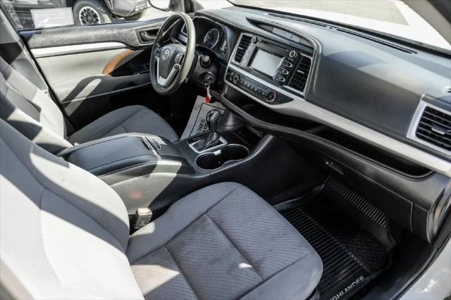 2018 Toyota Highlander LE