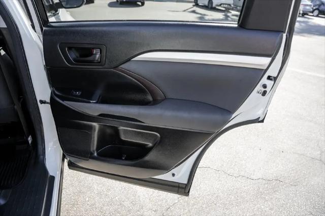 2018 Toyota Highlander LE