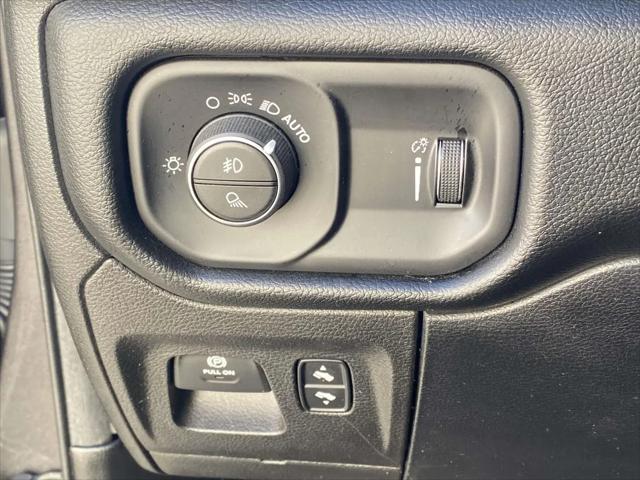 2020 Ram 1500 Big Horn Crew Cab 4x4 5'7" Box