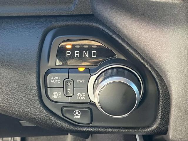 2020 Ram 1500 Big Horn Crew Cab 4x4 5'7" Box