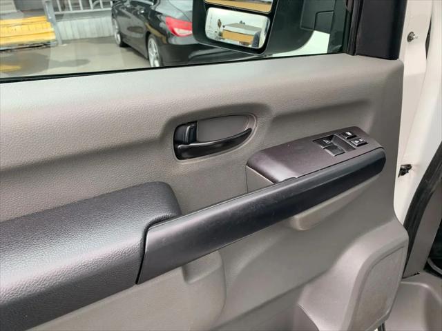 2016 Nissan 1500 S V6