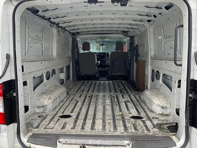 2016 Nissan 1500 S V6
