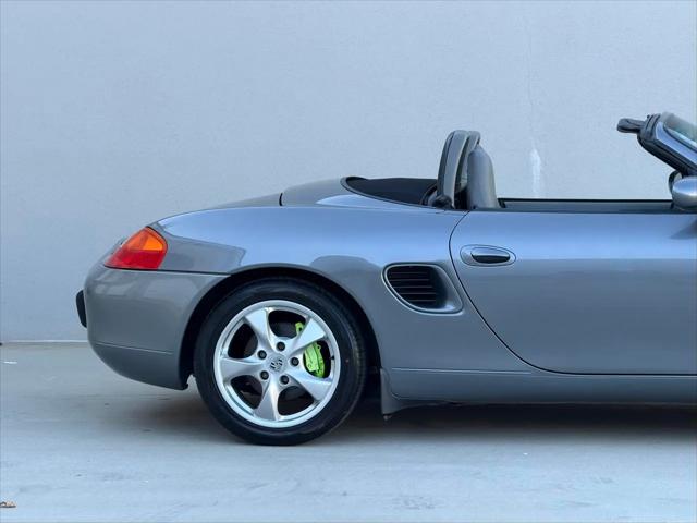 2002 Porsche Boxster 2dr Roadster 5-Spd Manual