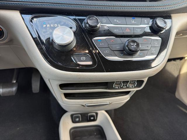 2021 Chrysler Pacifica Touring L