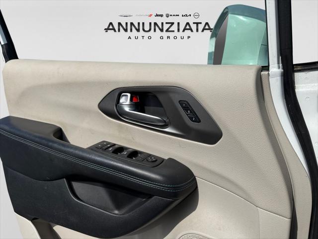 2021 Chrysler Pacifica Touring L