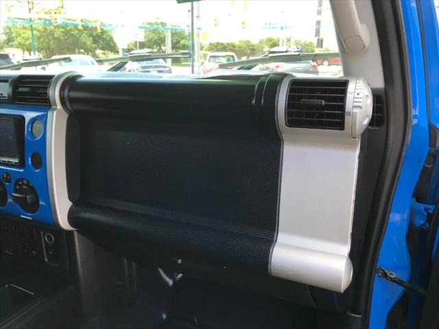 2007 Toyota FJ Cruiser 2WD 4dr Auto (Natl)
