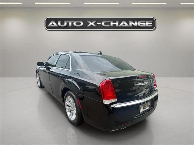 2021 Chrysler 300 Touring L