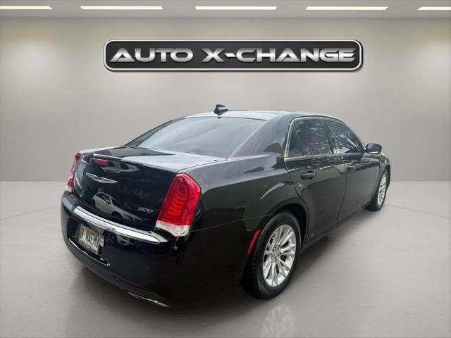 2021 Chrysler 300 Touring L