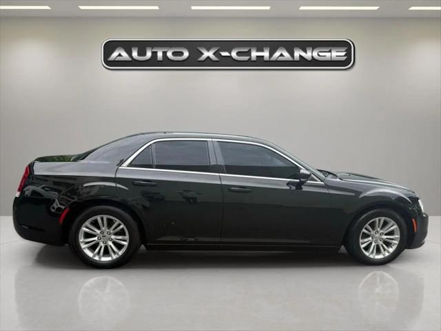 2021 Chrysler 300 Touring L
