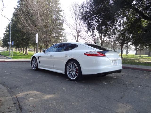 2011 Porsche Panamera 4