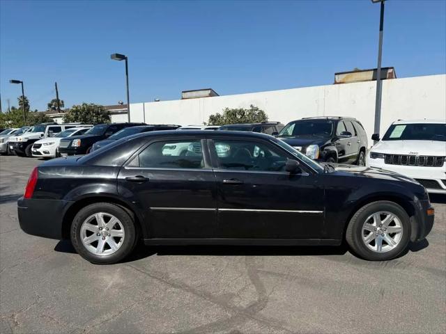 2007 Chrysler 300 4dr Sdn 300 RWD