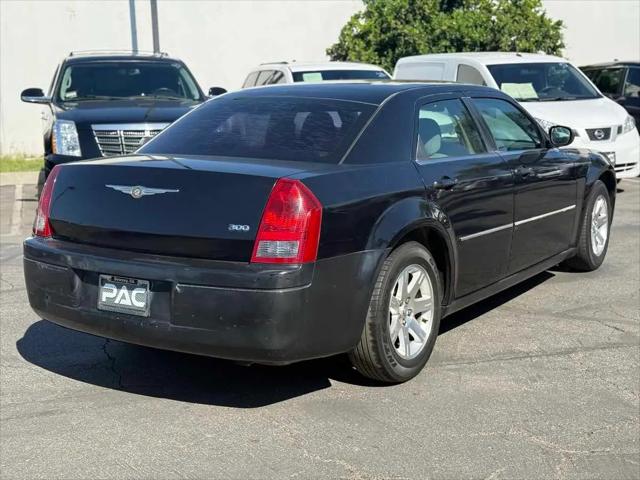 2007 Chrysler 300 4dr Sdn 300 RWD