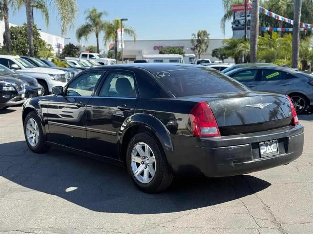 2007 Chrysler 300 4dr Sdn 300 RWD