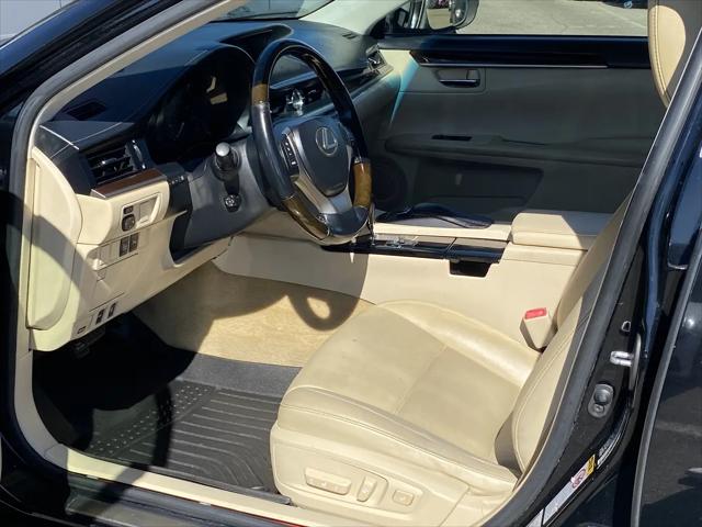2013 Lexus ES 350 4dr Sdn