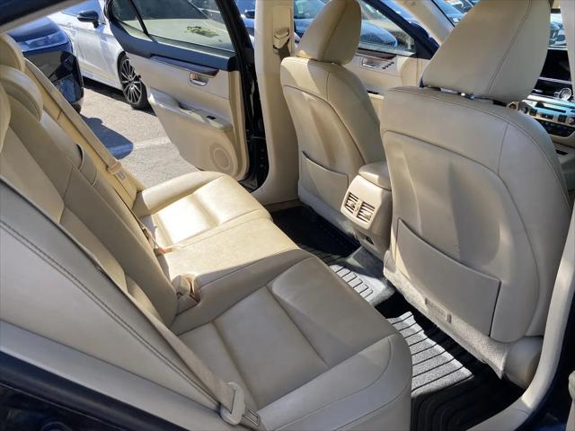 2013 Lexus ES 350 4dr Sdn