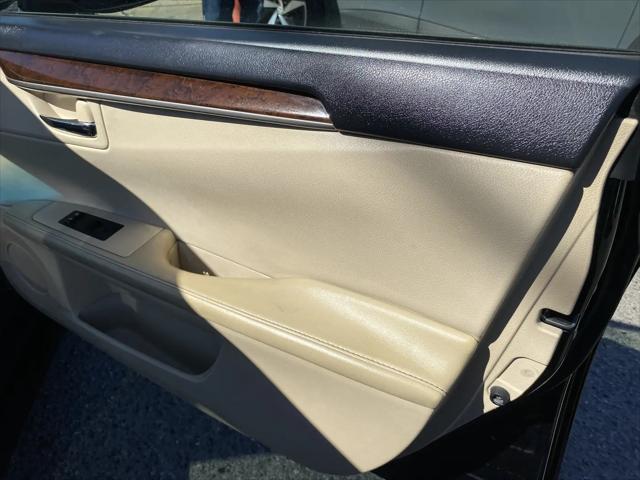 2013 Lexus ES 350 4dr Sdn