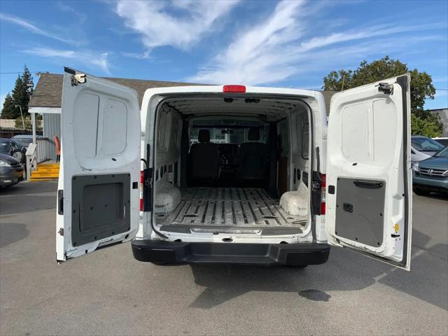 2016 Nissan 1500 S V6