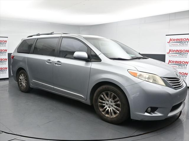 2016 Toyota Sienna XLE 8 Passenger