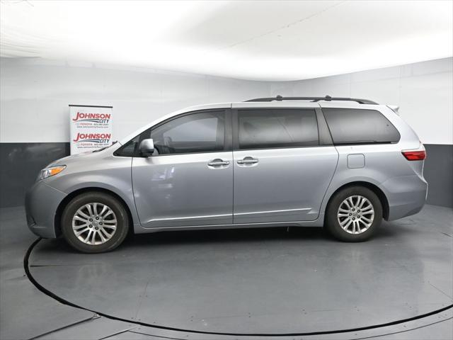 2016 Toyota Sienna XLE 8 Passenger