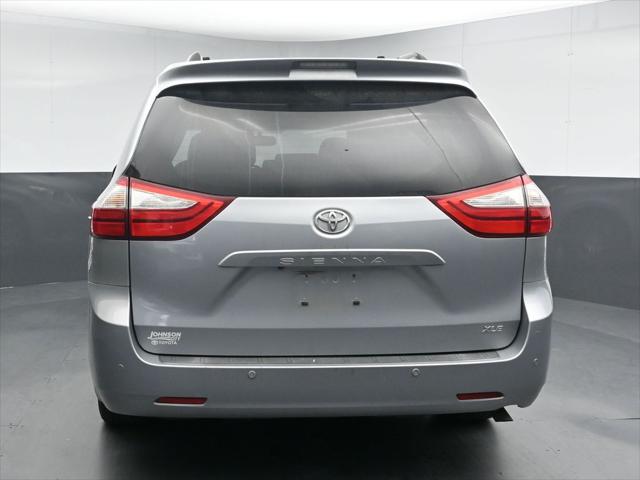 2016 Toyota Sienna XLE 8 Passenger
