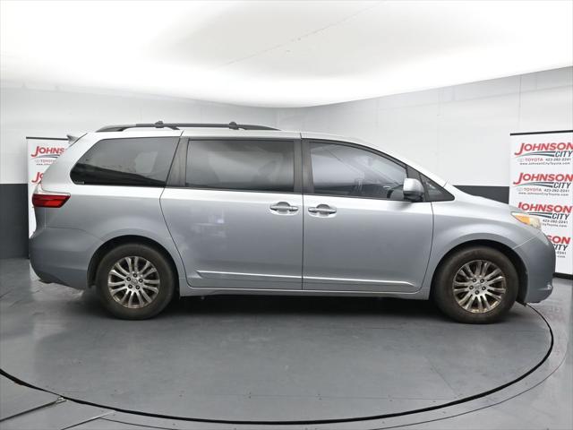 2016 Toyota Sienna XLE 8 Passenger