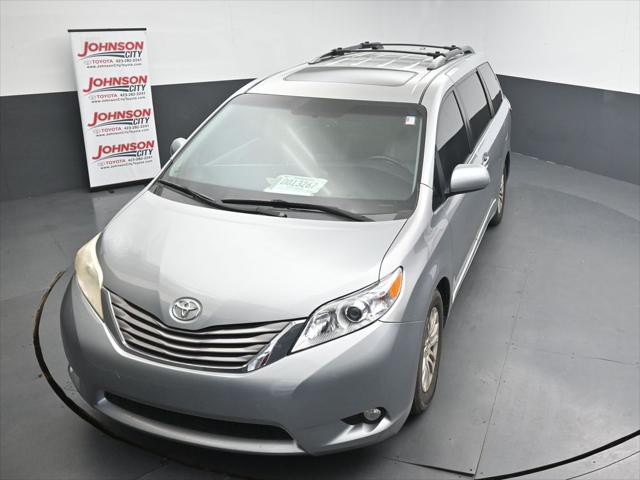 2016 Toyota Sienna XLE 8 Passenger