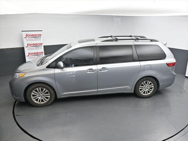 2016 Toyota Sienna XLE 8 Passenger