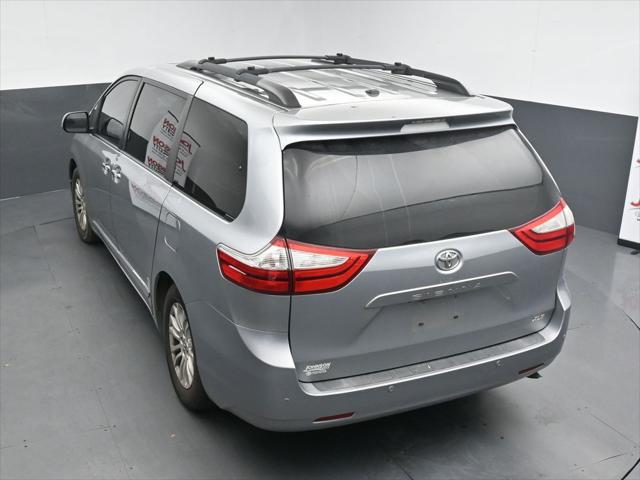 2016 Toyota Sienna XLE 8 Passenger