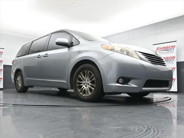 2016 Toyota Sienna XLE 8 Passenger