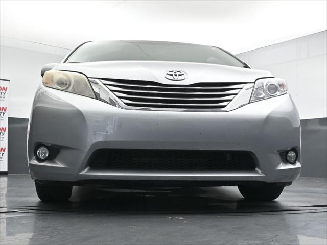 2016 Toyota Sienna XLE 8 Passenger