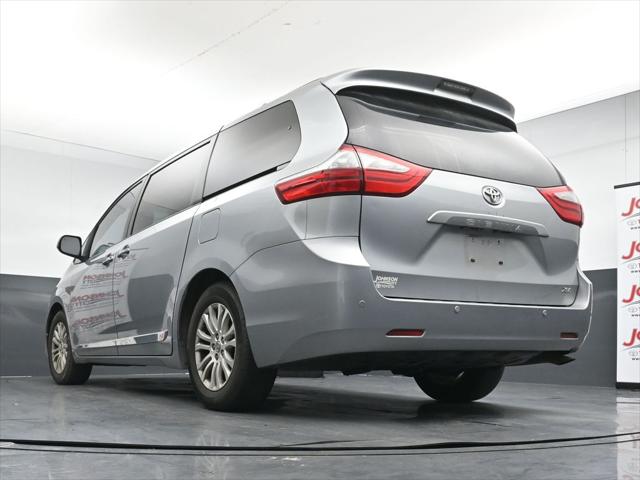 2016 Toyota Sienna XLE 8 Passenger