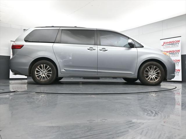 2016 Toyota Sienna XLE 8 Passenger