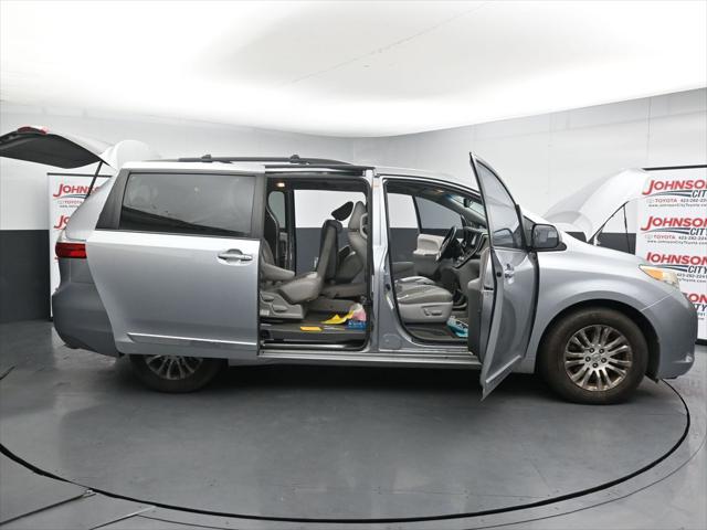 2016 Toyota Sienna XLE 8 Passenger